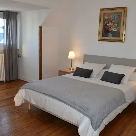 Maison Spacieuse Entre La Et La Cote Saint-Martin-des-Champs (Finistere)